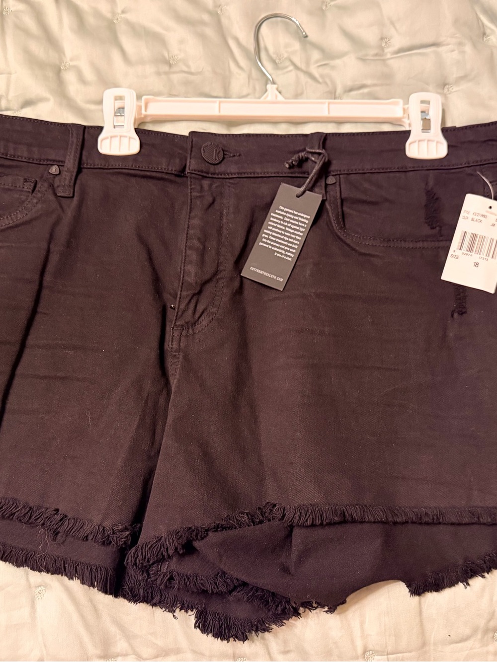 NWT Kut from the Kloth Black Frayed Hem Denim Shorts size 18